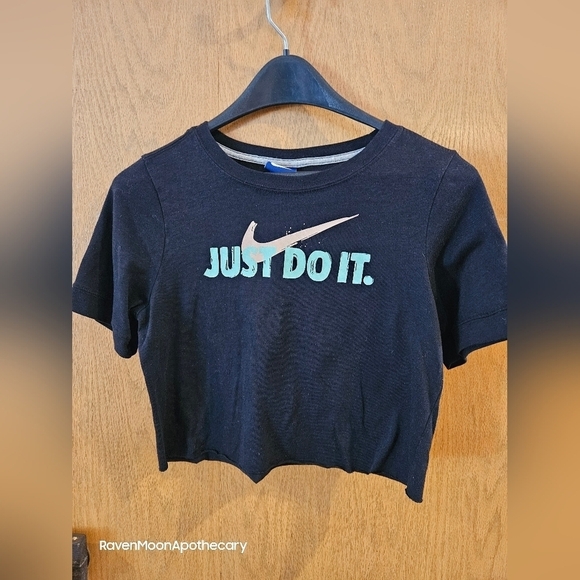 Nike Tops - 3/15$ Bundle Deal Nike crop top xsmall